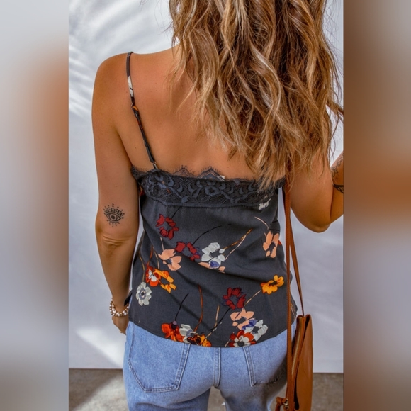 Floral Print Lace Tank Top - Picture 3 of 10
